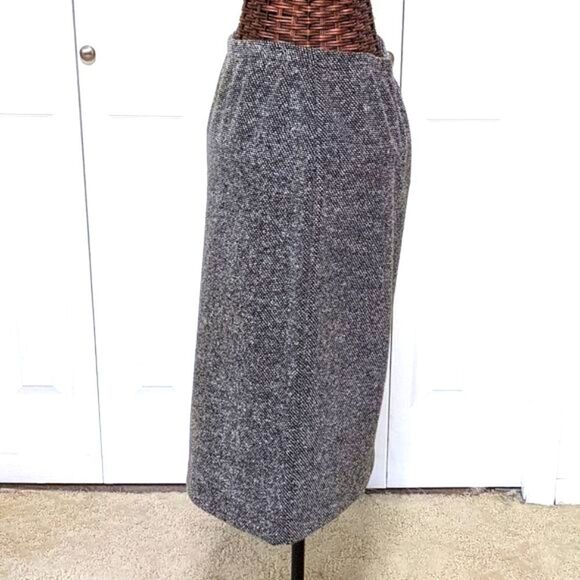 Vintage 2005 Black & White Tweed Pull On Skirt by MixIt. - Picture 4 of 14
